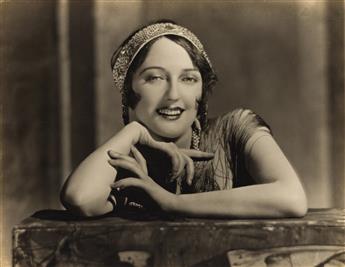 NICKOLAS MURAY (1892-1965) A selection of 5 glamorous fashion and entertainment portraits.